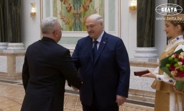 Александр Григорьевич Лукашенко вручил государственные награды